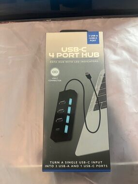 USB-C 4 Port Hub Adapter - Black